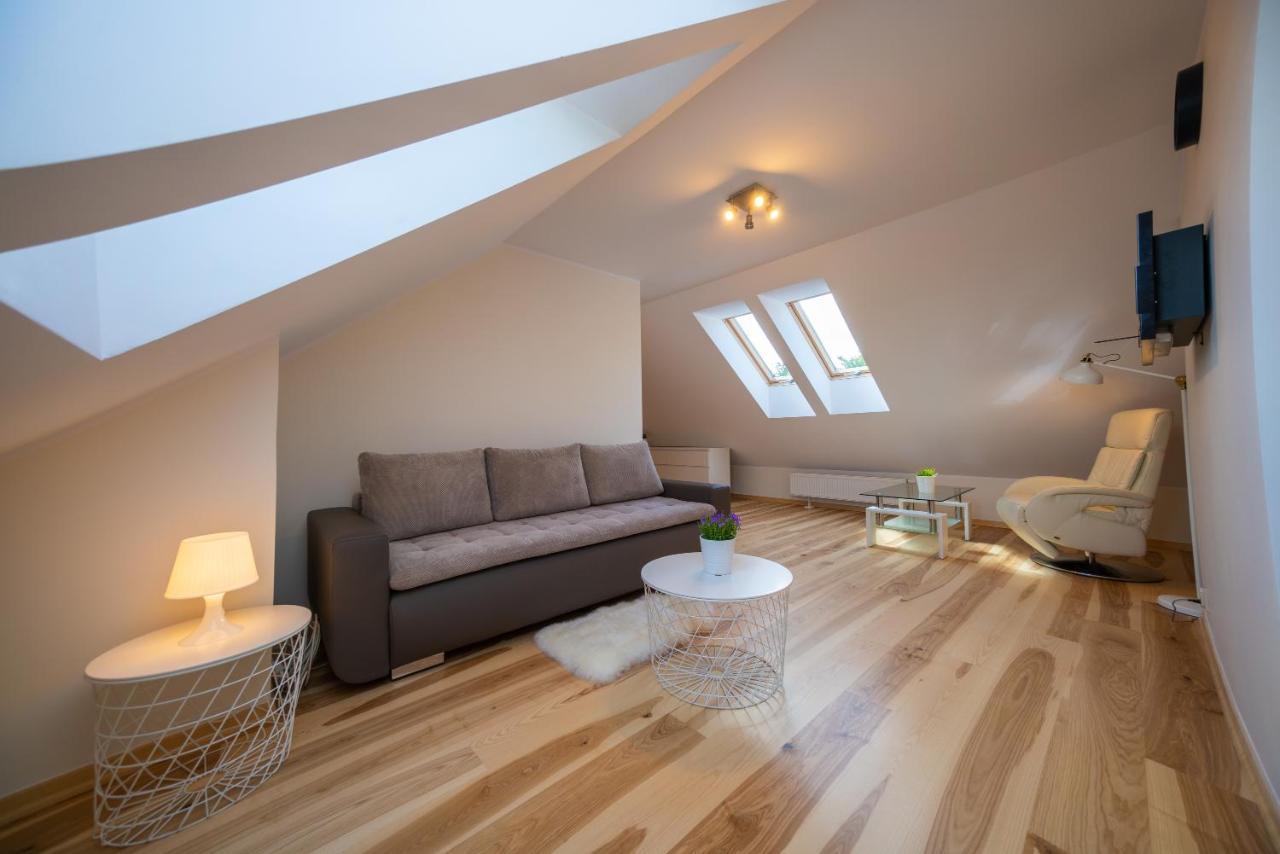 Trevilles - Kafka Apartament *